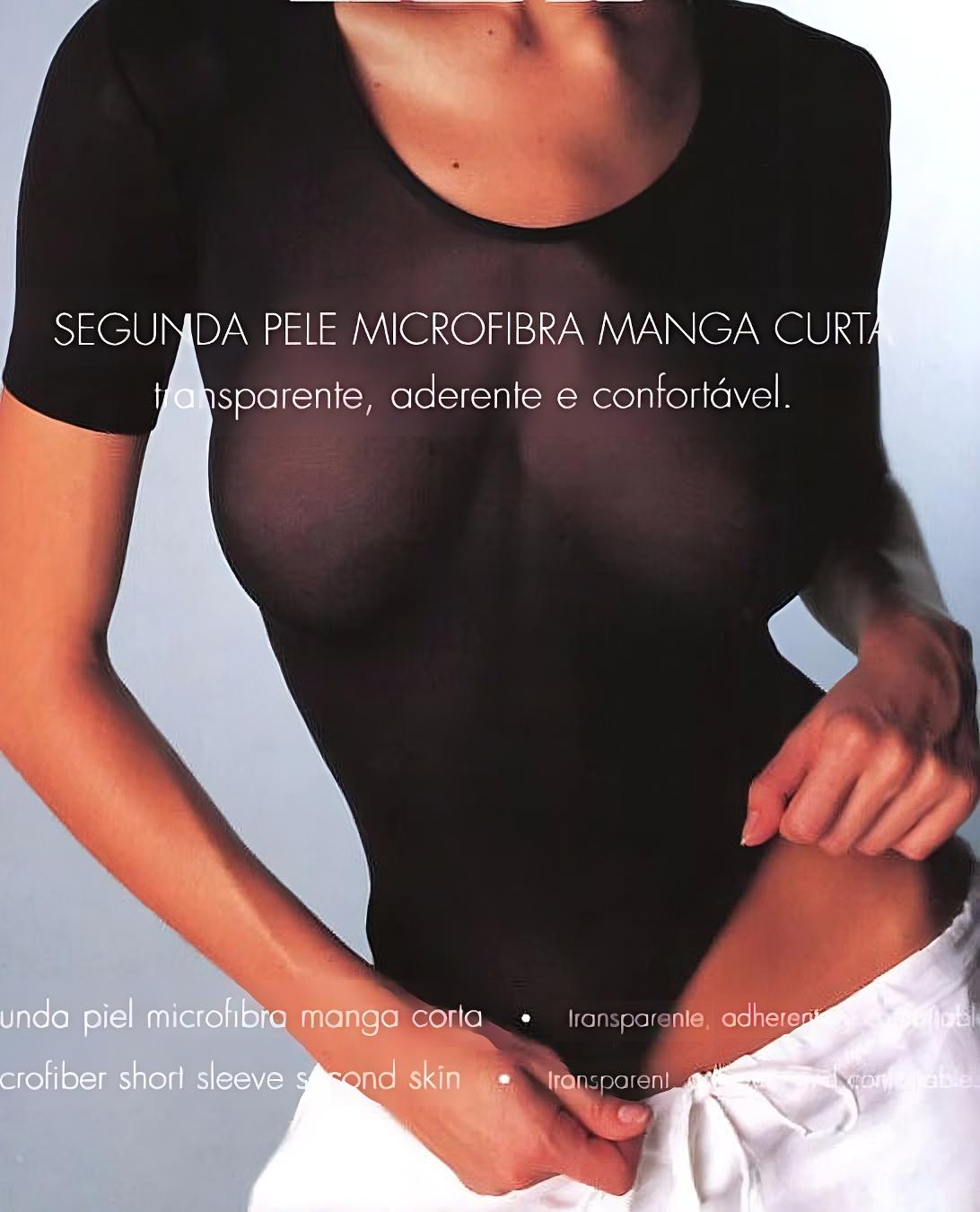 transparentes-t-shirt-duenner-strumpfhosenstoff