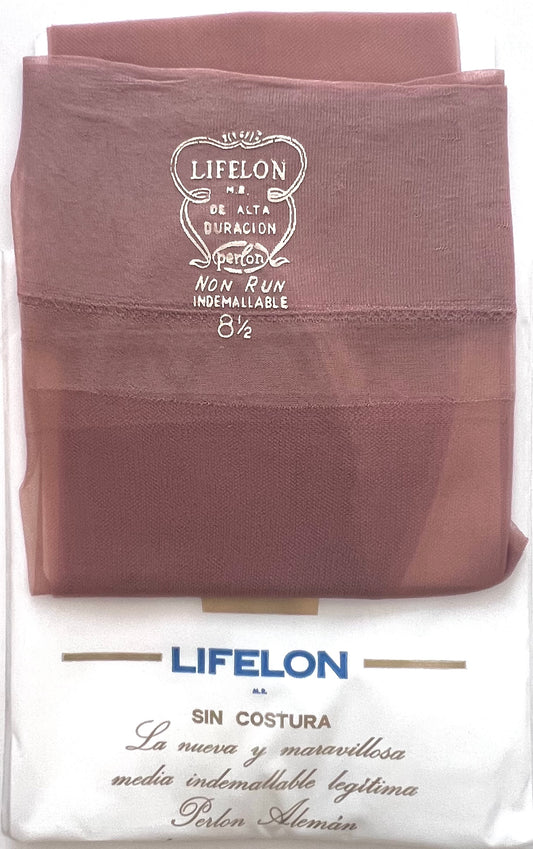 hautfarbene nylonstruempfe nostalgisch